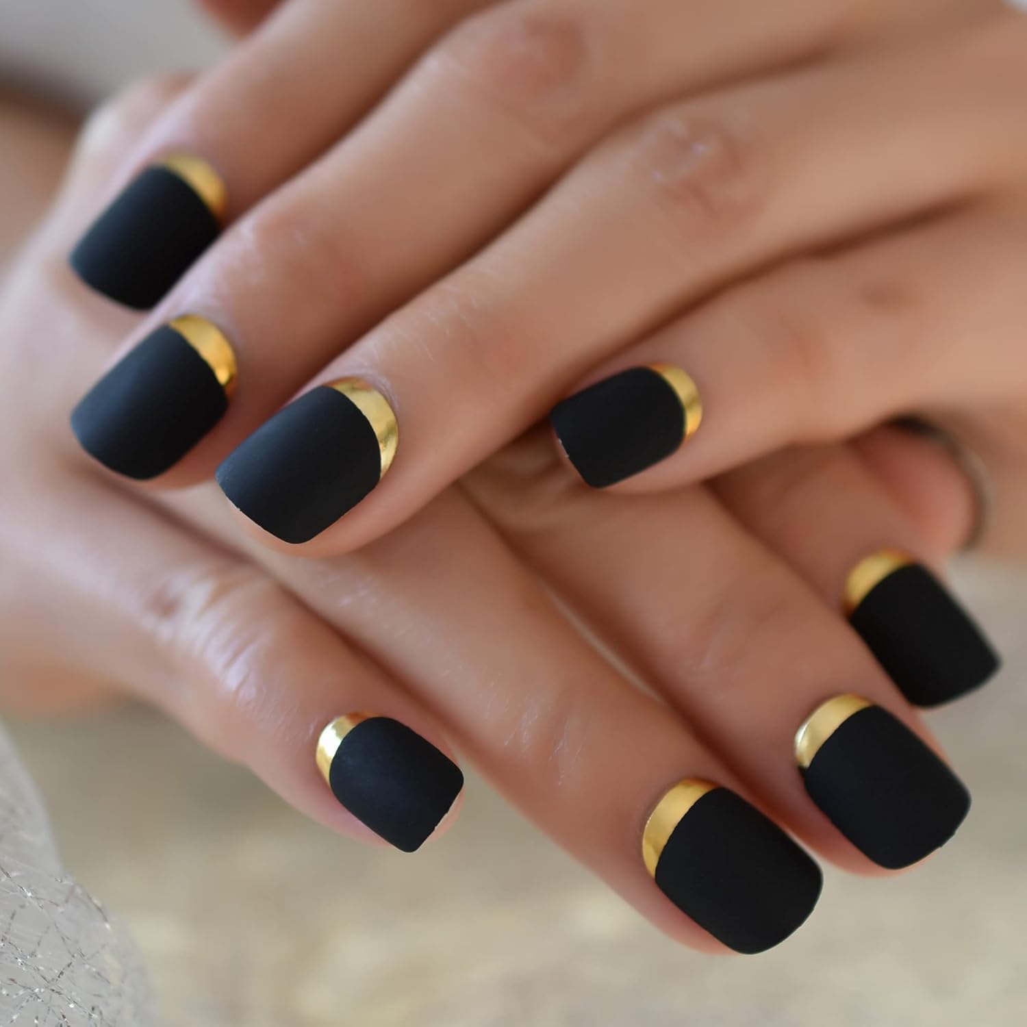 645886bc221d9b462c569b1a-black-matte-press-on-nails-with-designs