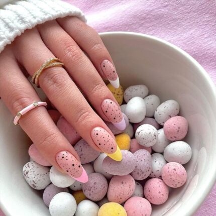 Mini egg long almond Nails