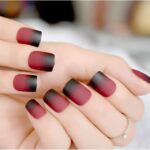 Trendy matte fake nails